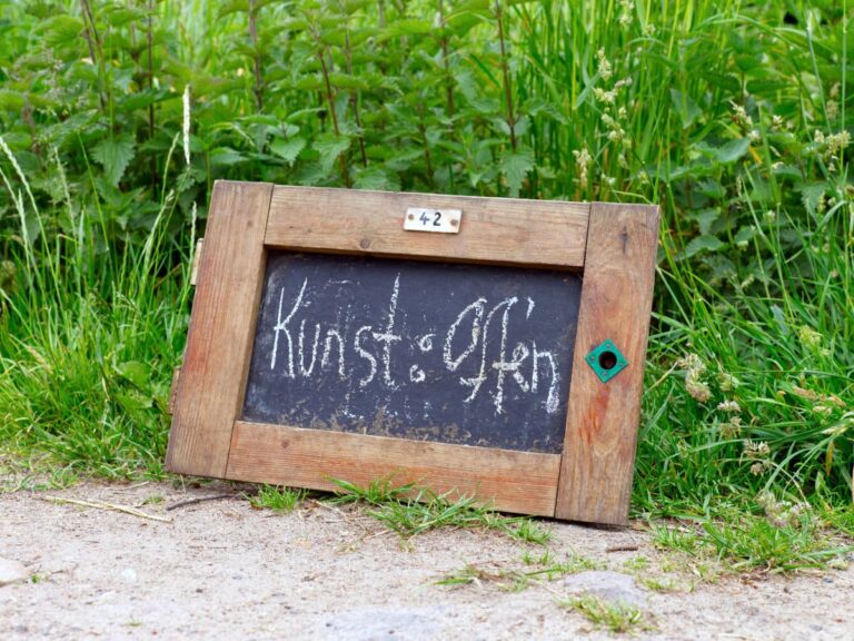 Kunst:Offen 2022 Tafel in Alt Ungnade